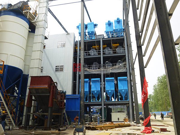 年500萬(wàn)噸建筑廢棄物處理加工現(xiàn)場(chǎng)