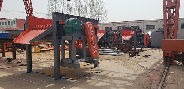 鄭州中厚機(jī)械第五代泥石分離機(jī)