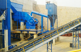 鄭州中厚機(jī)械集團(tuán)2015鄂式破碎機(jī)現(xiàn)場集錦